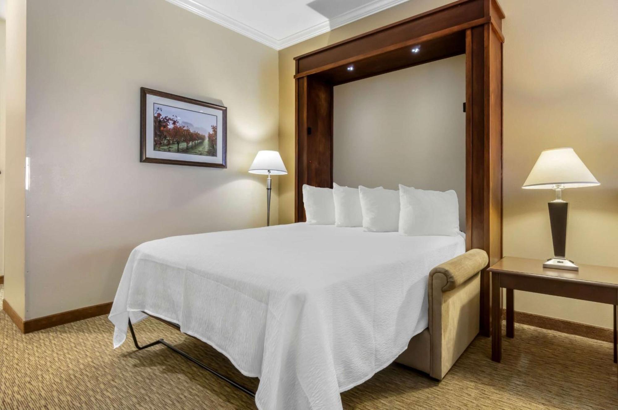 Best Western Plus Grapevine Inn Sunnyside Ngoại thất bức ảnh