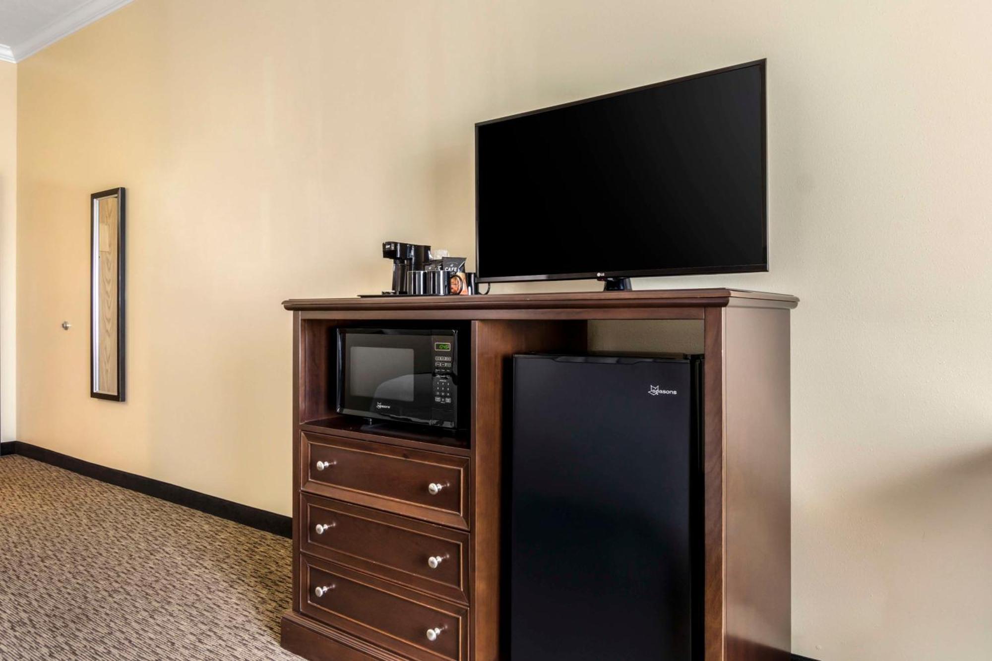 Best Western Plus Grapevine Inn Sunnyside Ngoại thất bức ảnh